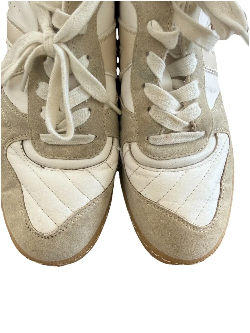 Mia Sneaker Women’s Size 7 Cream Tan Suede